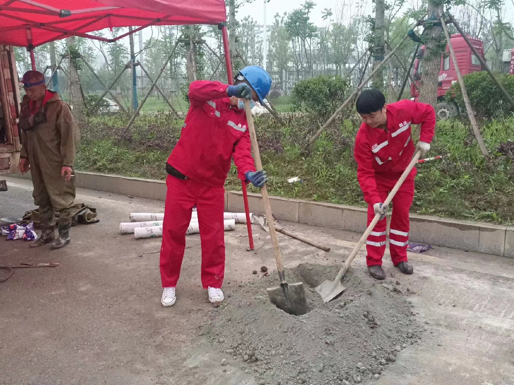 光山管道疏通哪家好】及时进行市政管道清淤